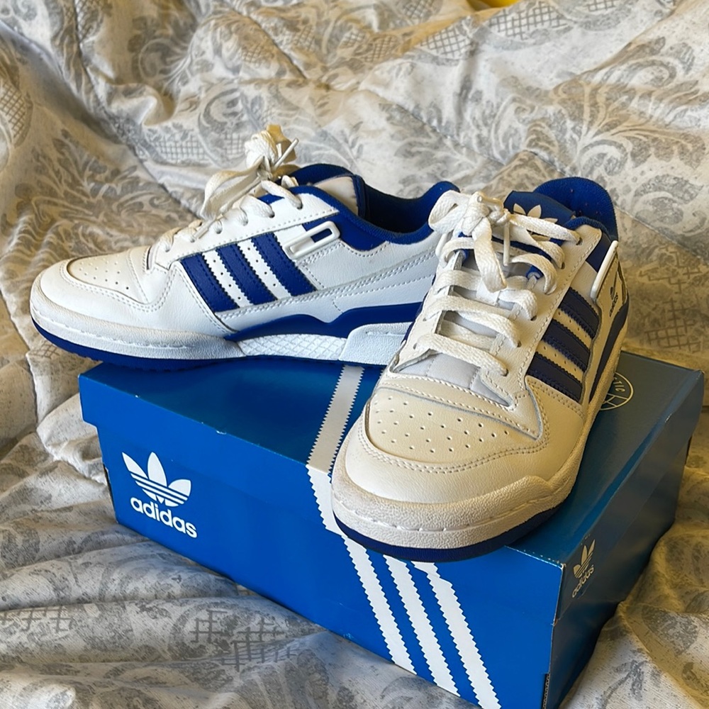 Adidas forum low